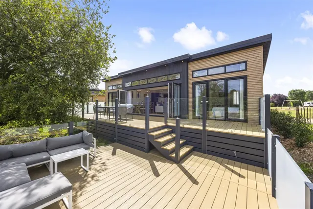 Bluebell Park, Sumners Ponds, Barns Green, Horsham, photo 1