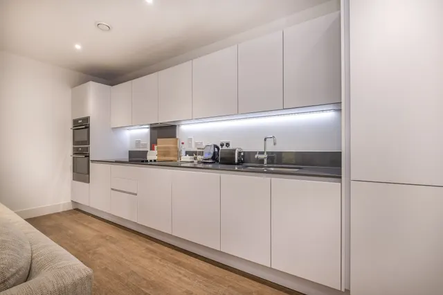 Pipit Drive, London, SW15, photo 3