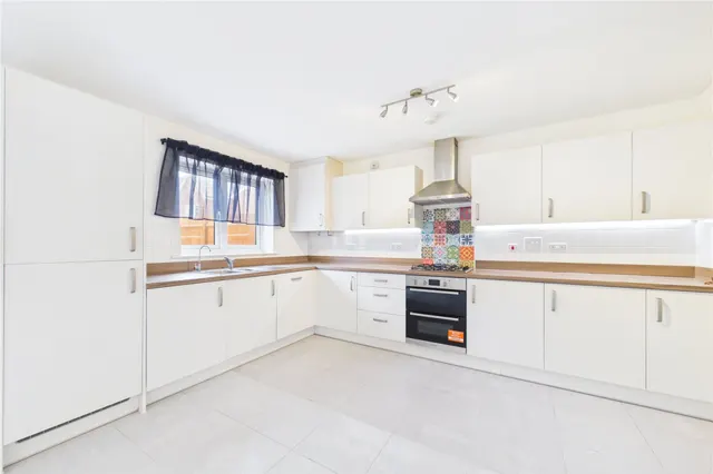 Sela Drive, Shinfield, RG2, photo 3