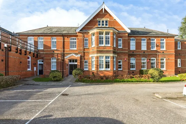 Oak Tree Way, Horsham, photo 1