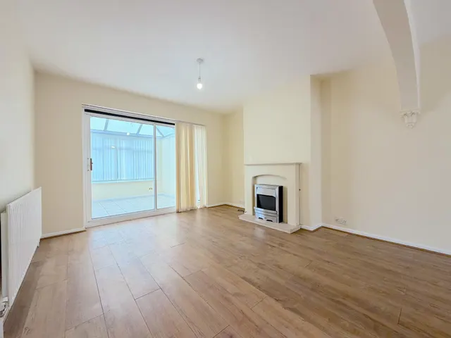 Photo 2 — Sudbury Close, Wednesfield, Wolverhampton, WV11