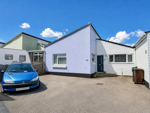 Pillar Avenue, Brixham, photo 1