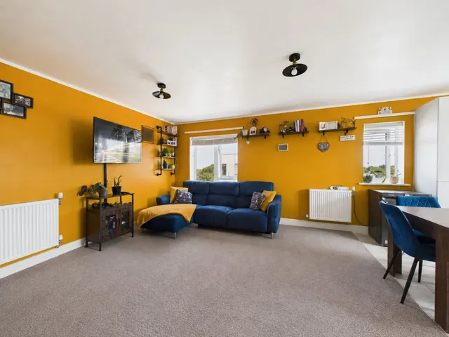Bowen Road, Locking Parklands, BS24, photo 3