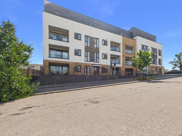 Bowen Road, Locking Parklands, BS24, photo 1