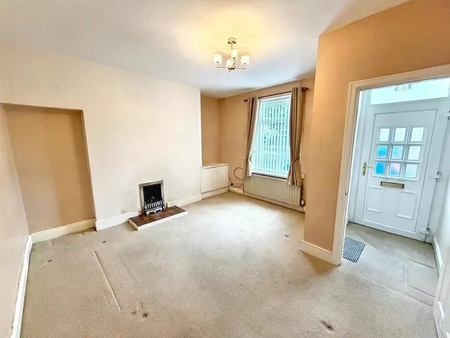 Photo 3 — Elliott Street, Silsden, BD20 0DE