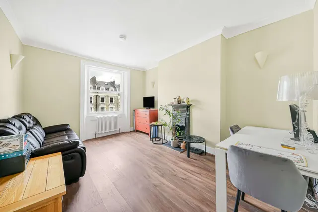 Sutherland Avenue, London, W9 2HE, photo 1