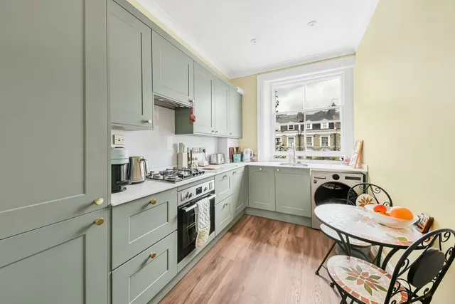 Sutherland Avenue, London, W9, photo 1