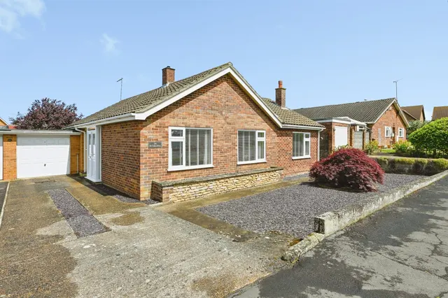 Fir Tree Drive, West Winch, PE33, photo 1