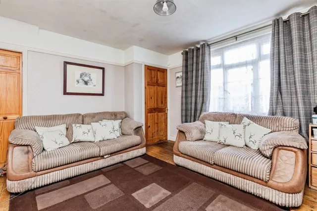 Photo 2 — Beauchamp Road, St. Leonards-On-Sea
