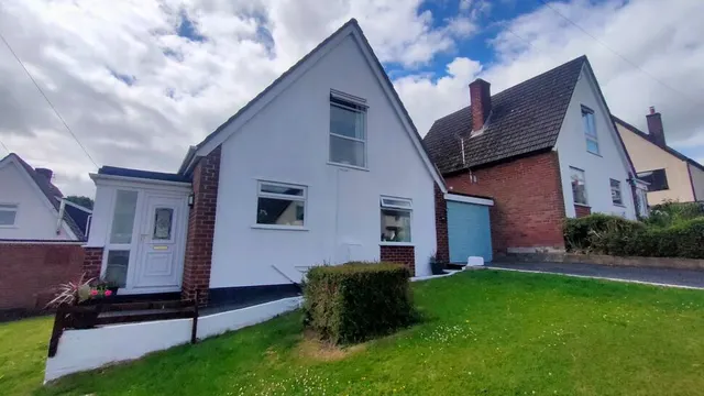 Prospect Drive, Coedpoeth, LL11, photo 2