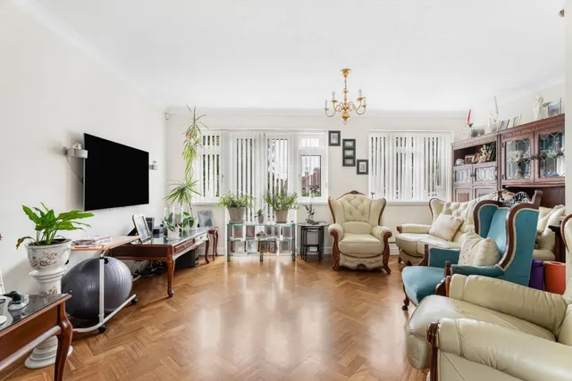 London Road, Stanmore, HA7, photo 3