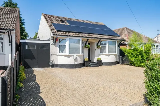 Stoke Road, Bletchley, Milton Keynes, Buckinghamshire, MK2 3AD, photo 1
