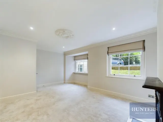 Kenilworth House, Pittville Lawn, GL52, photo 2