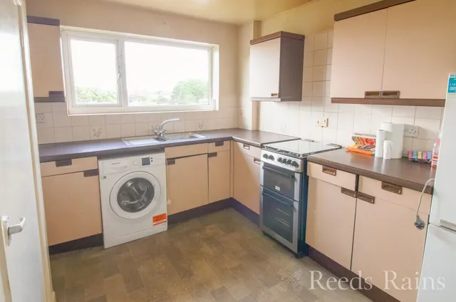 Photo 3 — Dunbar Close, Little Sutton, Cheshire, CH66