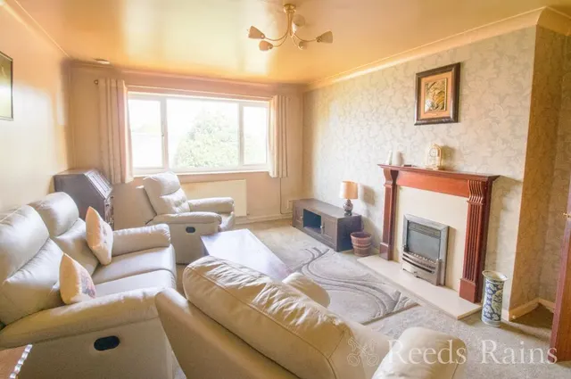 Photo 2 — Dunbar Close, Little Sutton, Cheshire, CH66