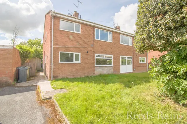 Dunbar Close, Little Sutton, Cheshire, CH66, photo 1