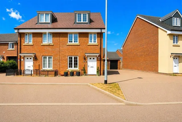 Morpeth Crescent, Houghton Regis, Dunstable, Bedfordshire, LU5, photo 1