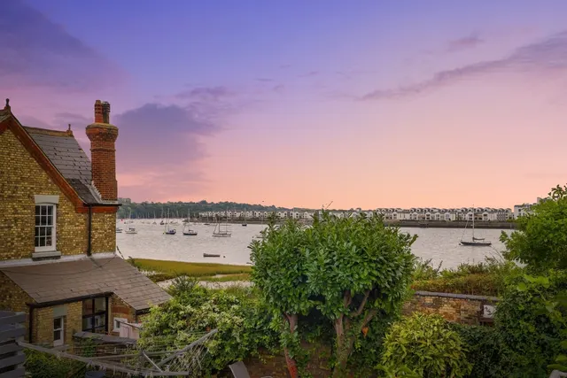 Admiralty Road, Upnor, ME2, photo 2