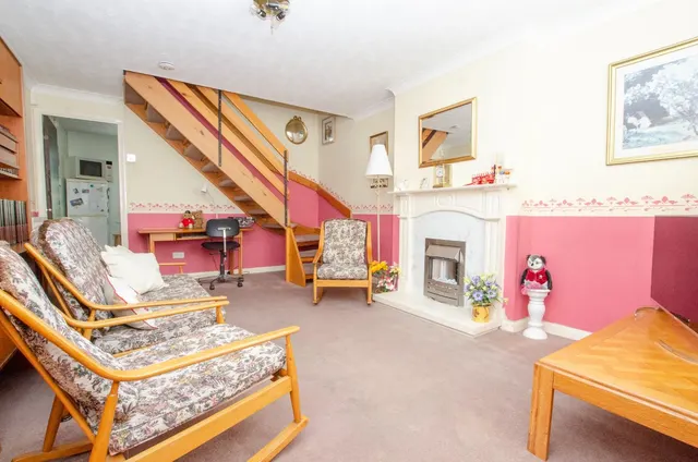 Photo 2 — Torridge Gardens, West End, Southampton, SO18 3NF