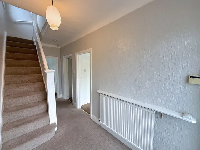 Chestnut Drive, Sale, photo 2