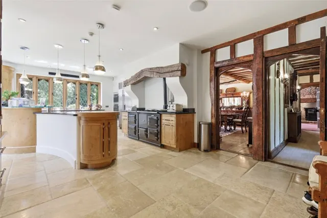 with 7 bedrooms in Bishop's Stortford, CM23, photo 2