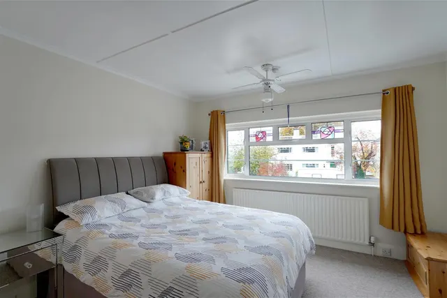 Photo 3 — Pine Avenue, Gravesend DA12 1QY