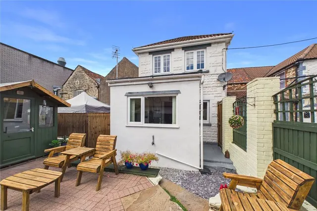 High Street, Midsomer Norton, Somerset, BA3, photo 1