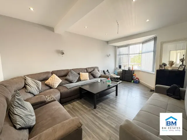 Photo 2 — Hillcroft Road, Leicester, LE5 5DX