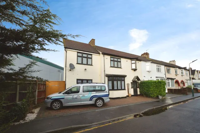 Burnham Road, Romford, RM7, photo 1