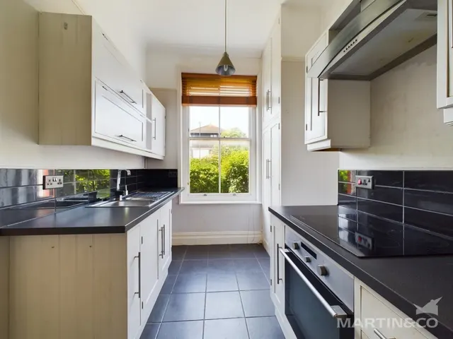 Photo 2 — Victoria Drive, 22 Victoria Drive, Bognor Regis, West Sussex