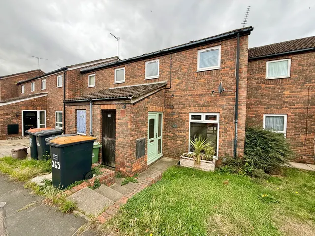 Meadow Way, LU7, photo 1