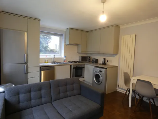 Photo 3 — Queens Walk, Ealing, London, W5 1TG