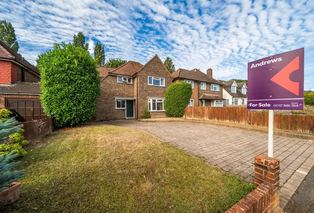 Nutfield Road, Surrey, Merstham, RH1 3HG, photo 1