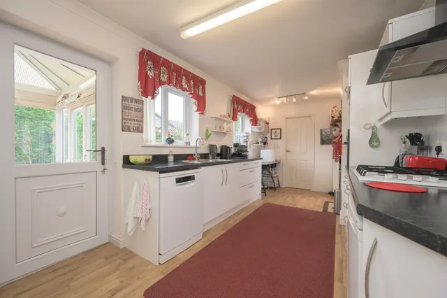 Baysdale Wigston, LE18, photo 3