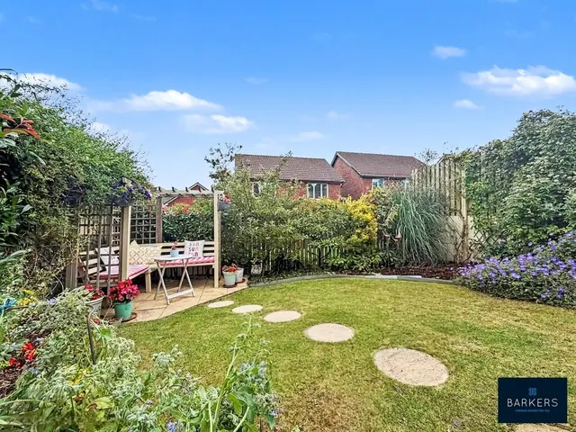 Millers Croft, Birstall, WF17, photo 3