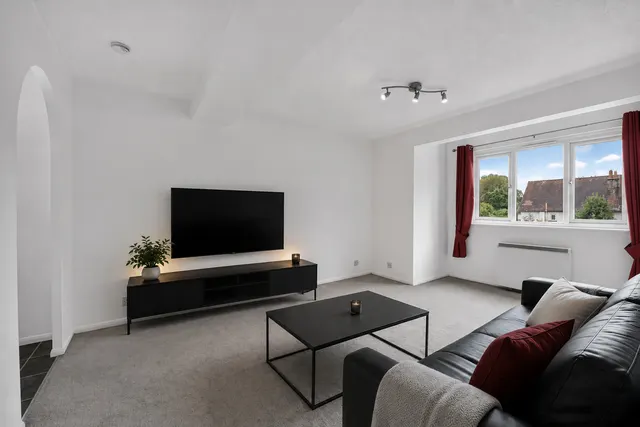 Ullathorne Road, London, SW16, photo 2