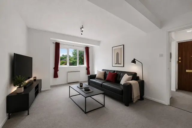 Ullathorne Road, London, SW16, photo 3