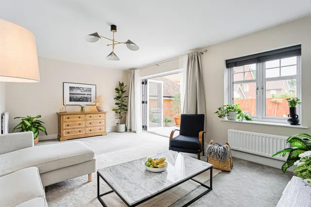 Mill Rose Way, Burgess Hill, RH15, photo 2