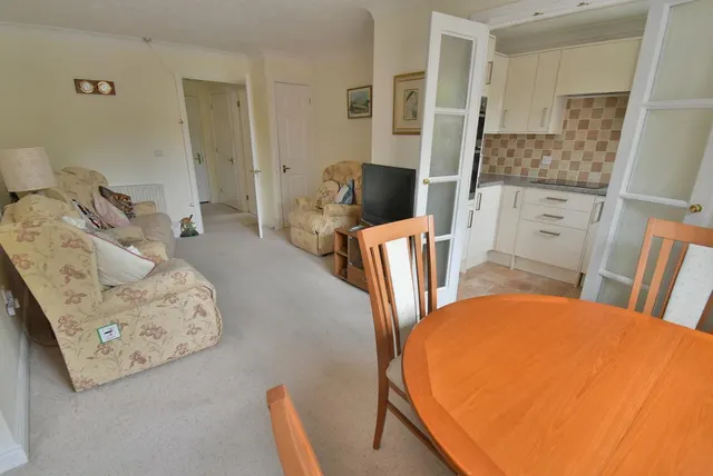 St Georges Court, BH22, photo 3
