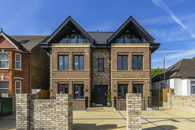 Rosemont Road Acton W3, photo 1