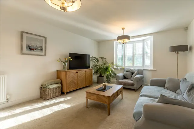 Clappen Close, Cirencester, GL7, photo 3