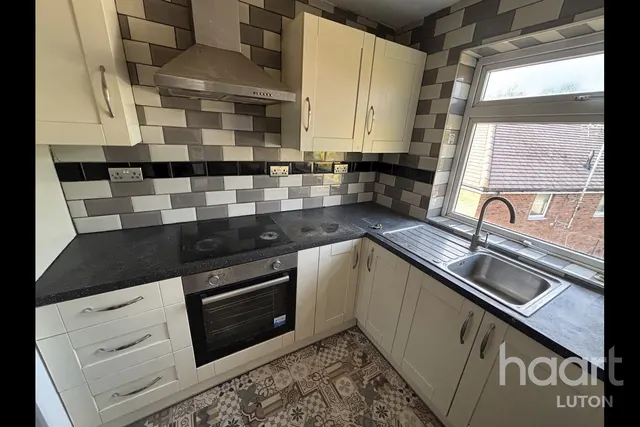 Elderberry Close, Luton, LU2, photo 3