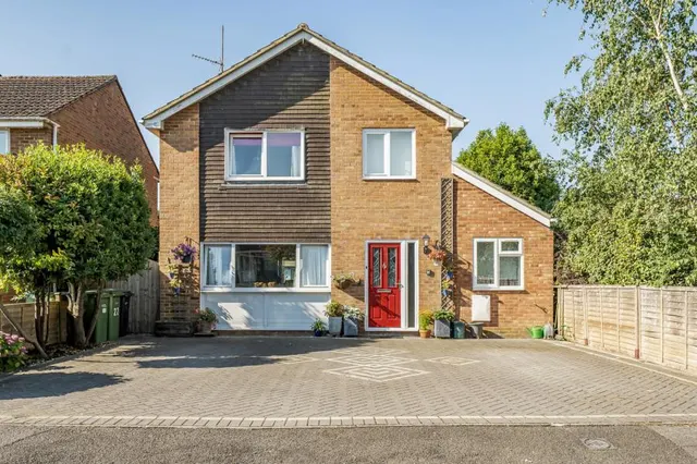 Meadow Close, Farmoor, OX2, photo 1