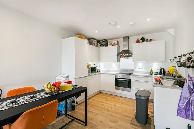 Gatehouse Close, Ashford, TW15, photo 3