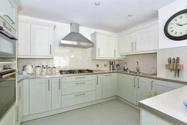 Victoria Avenue, Shanklin, PO37, photo 3