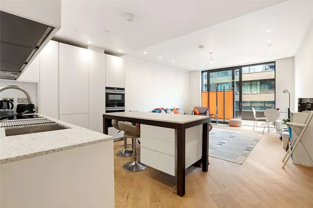 Photo 3 — Wood Crescent, London, W12 7GP