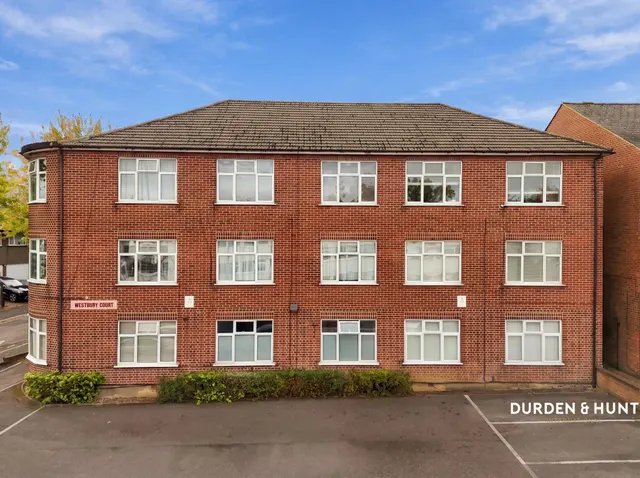 Palmerston Road, Buckhurst Hill, IG9, photo 1
