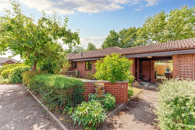 Knights Lane, Tiddington, photo 1