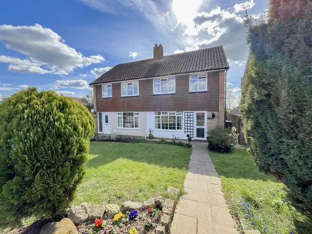 Longview, Heathfield, TN21 8BN, photo 1