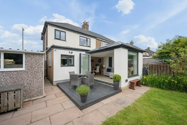 85 Red Lees Road, Burnley, Lancashire, BB10 4HZ, UK, photo 1